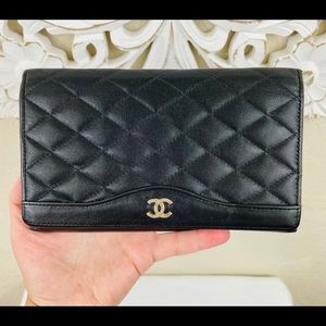 {Chanel} Authentic Vintage Quilted Leather Wallet